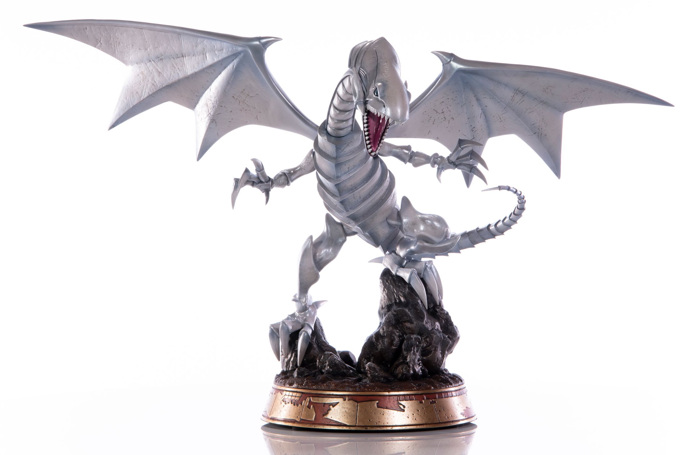 YU-GI-OH! BLUE-EYES WHITE DRAGON WHITE EDITION