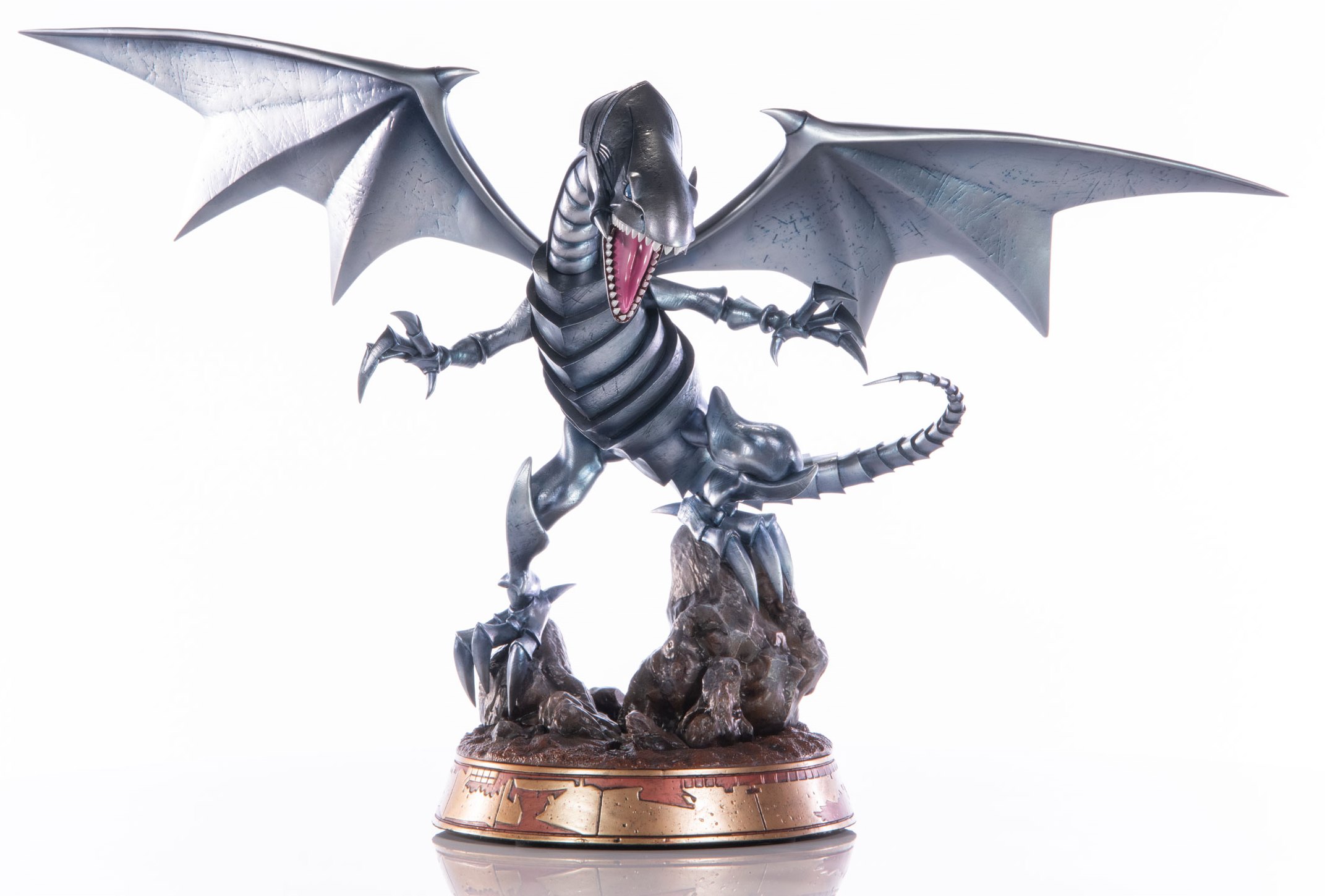 YU-GI-OH! BLUE-EYES WHITE DRAGON SILVER EDITION