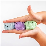 MUSHYKINZ - MINI SQUISHY TABA EN SACHETS DE 3 PCS - DISPLAY 24